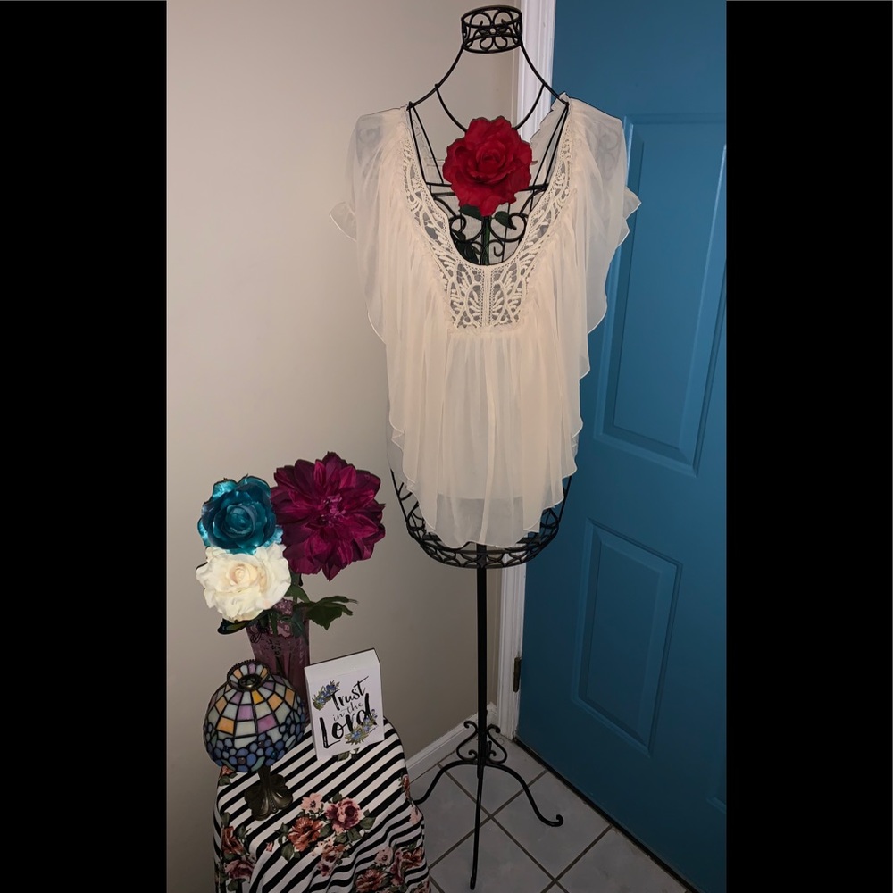 🦋Victoria's Secret Moda Sheer Ruffle Blouse M🦋